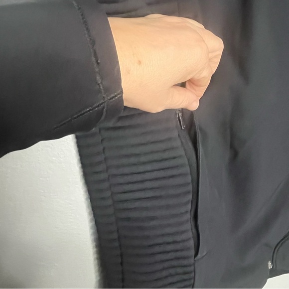 Under Armour Golf Vest Men Medium Black Cold gear Full Zip Quilted Loose Fit - Picture 4 of 9